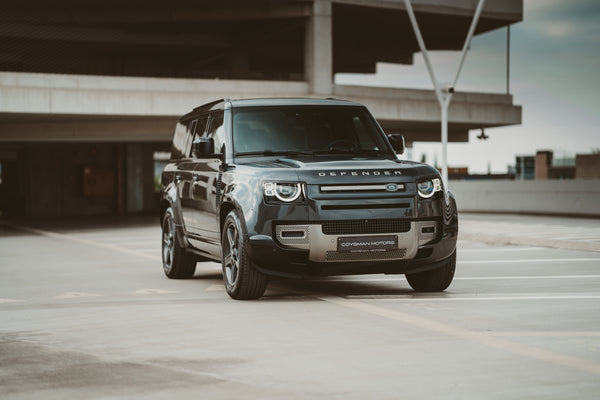 Land Rover Defender 130 D300 SE X-dynamic met 8 zitplaatsen!