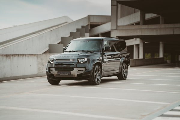 Land Rover Defender 130 D300 SE X-dynamic met 8 zitplaatsen!