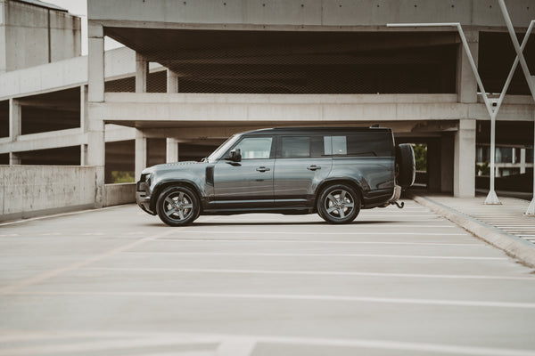 Land Rover Defender 130 D300 SE X-dynamic met 8 zitplaatsen!