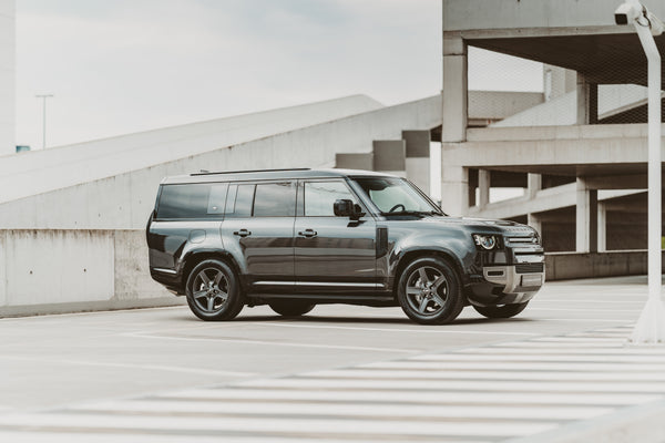Land Rover Defender 130 D300 SE X-dynamic met 8 zitplaatsen!