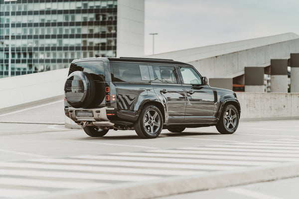 Land Rover Defender 130 D300 SE X-dynamic met 8 zitplaatsen!