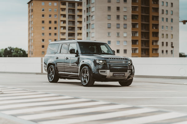 Land Rover Defender 130 D300 SE X-dynamic met 8 zitplaatsen!