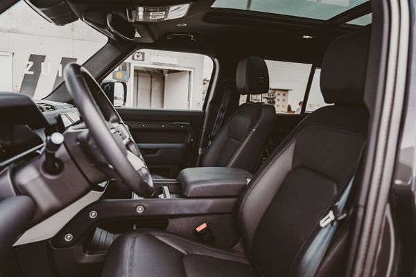 Land Rover Defender 130 D300 SE X-dynamic met 8 zitplaatsen!