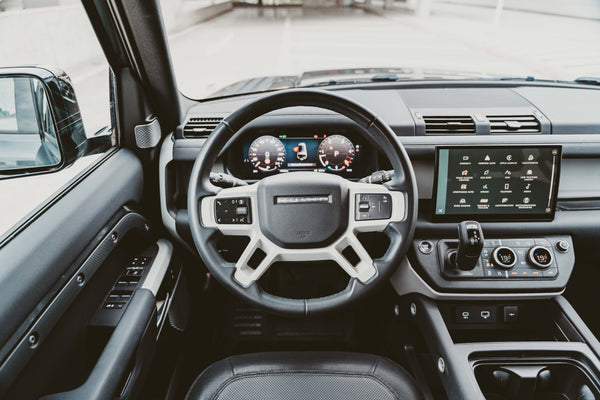 Land Rover Defender 130 D300 SE X-dynamic met 8 zitplaatsen!