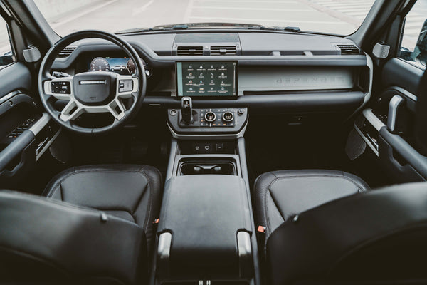 Land Rover Defender 130 D300 SE X-dynamic met 8 zitplaatsen!