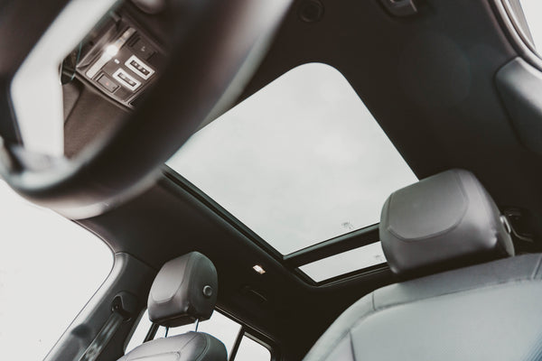 Land Rover Defender 130 D300 SE X-dynamic met 8 zitplaatsen!