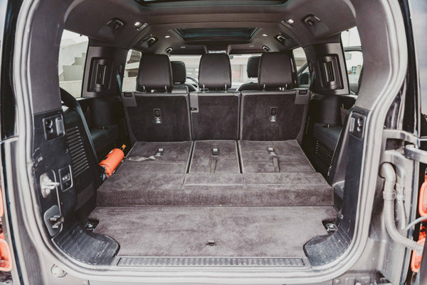 Land Rover Defender 130 D300 SE X-dynamic met 8 zitplaatsen!