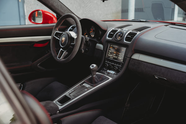 Porsche 981 Cayman GT4