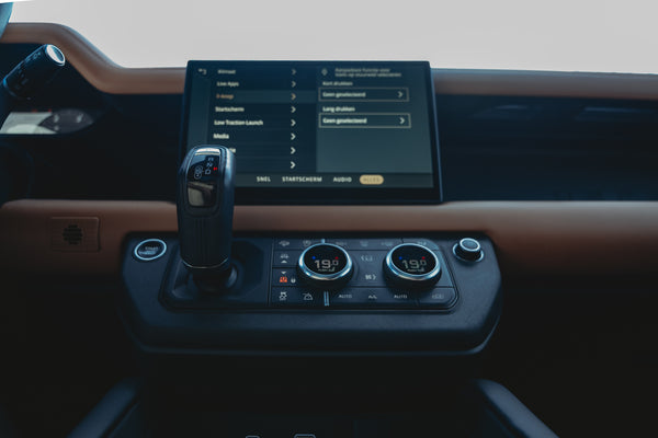 Land Rover Defender 110 D300