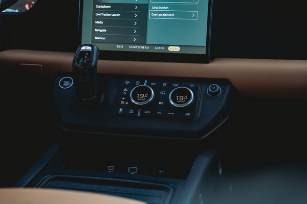 Land Rover Defender 110 D300