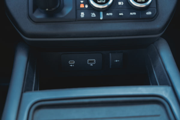 Land Rover Defender 110 D300