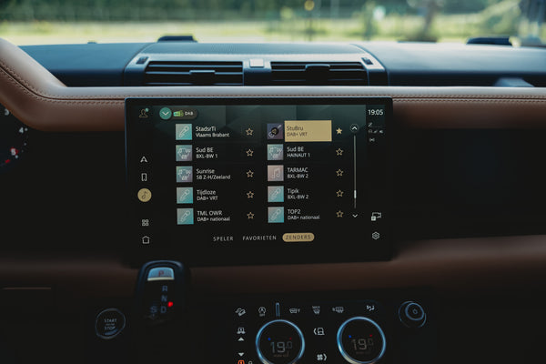 Land Rover Defender 110 D300