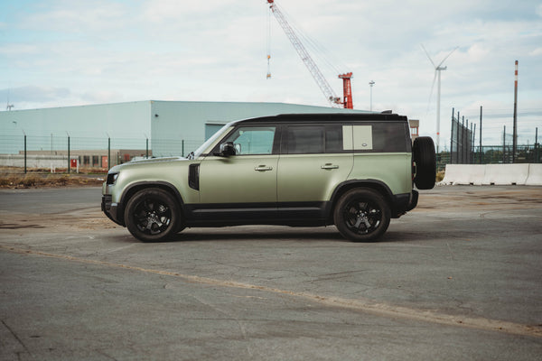 Land Rover Defender 110 D300 6PL