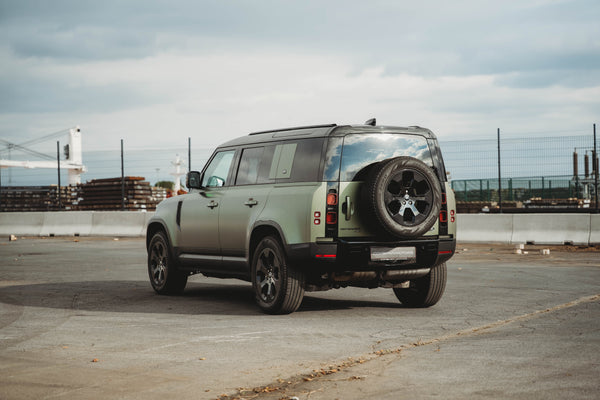 Land Rover Defender 110 D300 6PL