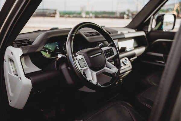 Land Rover Defender 110 D300 6PL