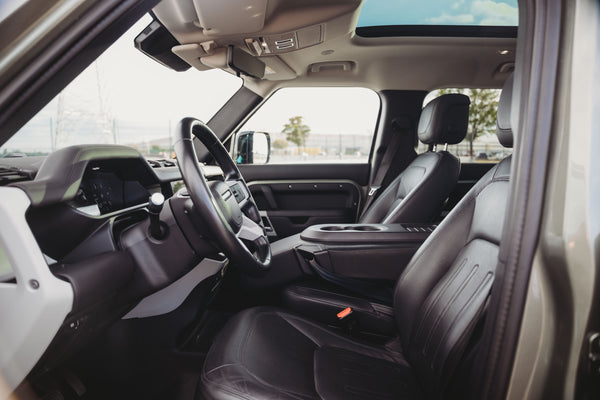 Land Rover Defender 110 D300 6PL