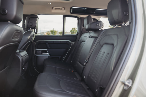 Land Rover Defender 110 D300 6PL