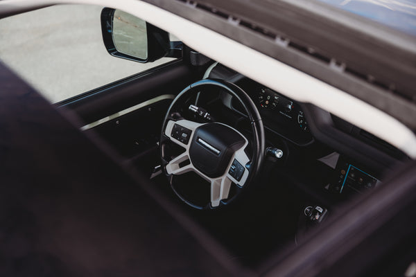 Land Rover Defender 110 D300 6PL