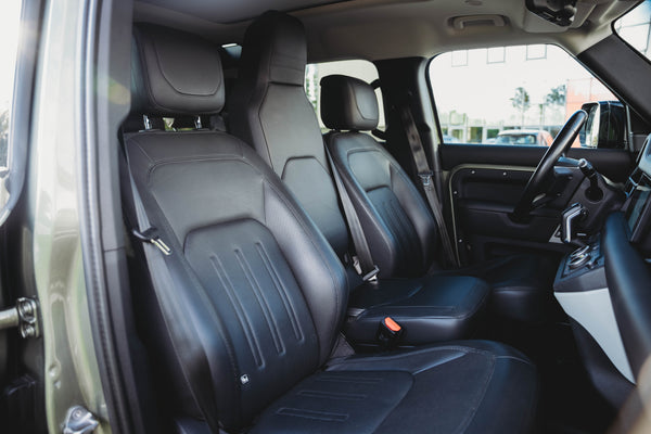 Land Rover Defender 110 D300 6PL