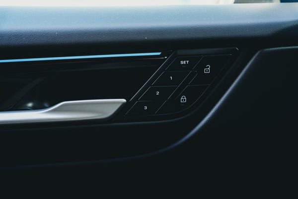 Porsche Macan Electric 100kw/h ICE grey metallic