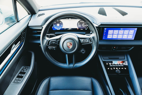 Porsche Macan Electric 100kw/h ICE grey metallic