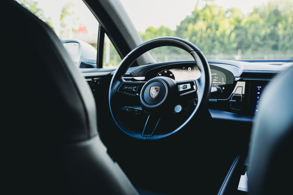 Porsche Macan Electric 100kw/h ICE grey metallic