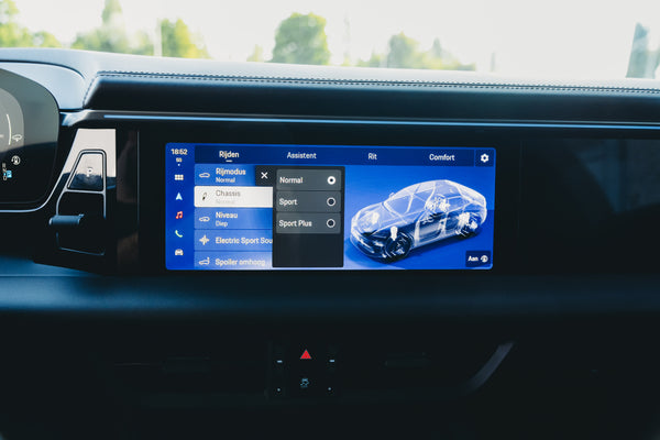 Porsche Macan Electric 100kw/h ICE grey metallic