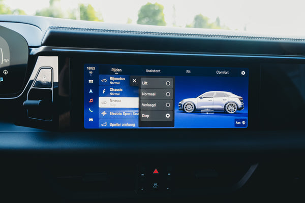 Porsche Macan Electric 100kw/h ICE grey metallic