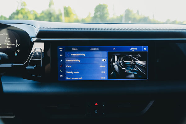 Porsche Macan Electric 100kw/h ICE grey metallic