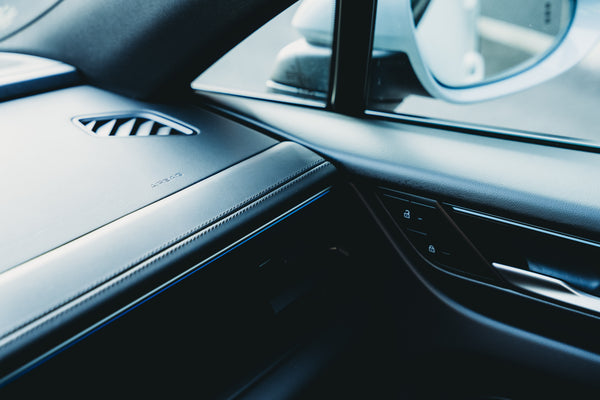 Porsche Macan Electric 100kw/h ICE grey metallic