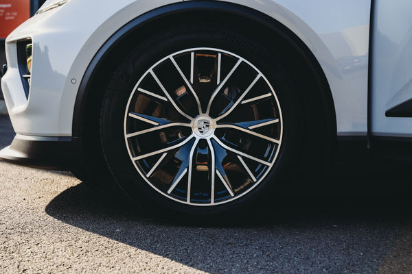 Porsche Macan Electric 100kw/h ICE grey metallic