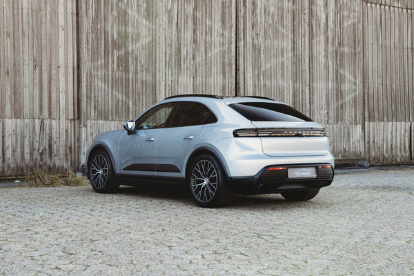 Porsche Macan 4 Electric 100kw/h Dolomite silver metallic