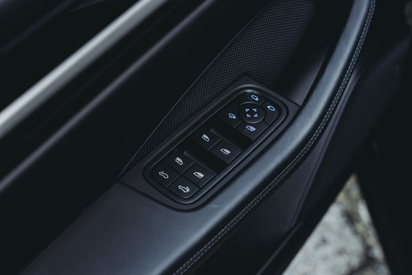 Porsche Macan 4 Electric 100kw/h 408pk