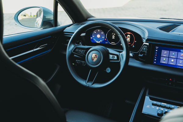 Porsche Macan 4 Electric 100kw/h Dolomite silver metallic
