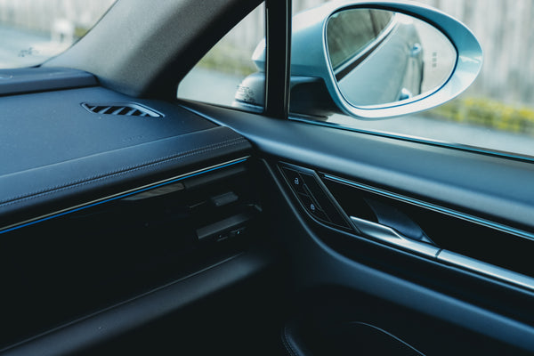 Porsche Macan 4 Electric 100kw/h Dolomite silver metallic