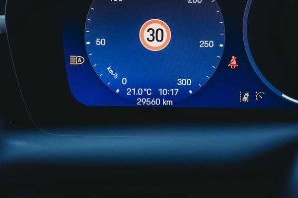 Porsche Macan 4 Electric 100kw/h Dolomite silver metallic