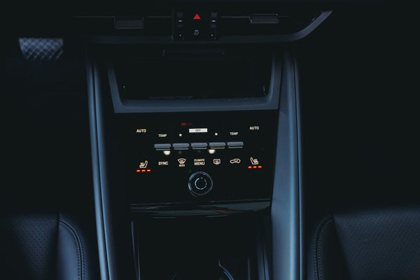 Porsche Macan 4 Electric 100kw/h Dolomite silver metallic