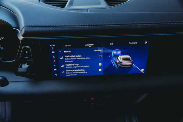 Porsche Macan 4 Electric 100kw/h Dolomite silver metallic