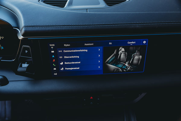 Porsche Macan 4 Electric 100kw/h Dolomite silver metallic