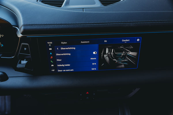 Porsche Macan 4 Electric 100kw/h Dolomite silver metallic