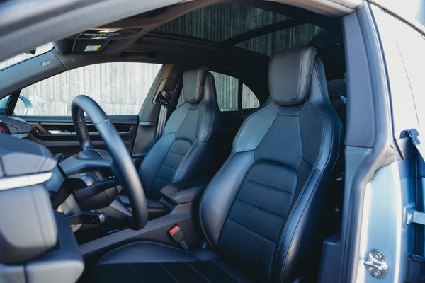 Porsche Macan 4 Electric 100kw/h Dolomite silver metallic