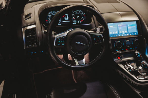 Jaguar F-Type P300 R-Dynamic