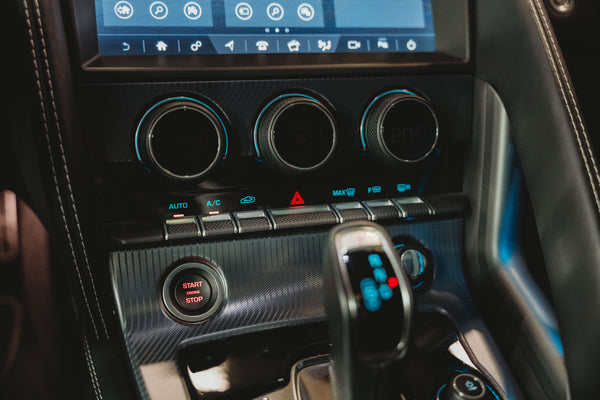 Jaguar F-Type P300 R-Dynamic