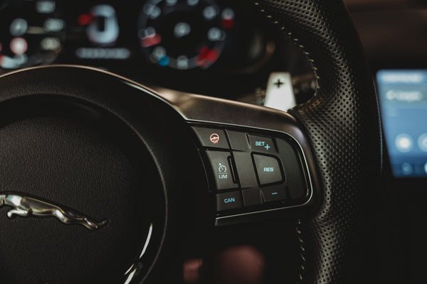 Jaguar F-Type P300 R-Dynamic