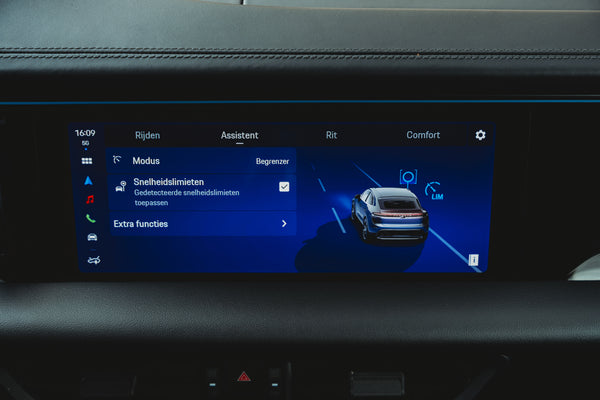 Porsche Macan 4 Electric 100kw/h 408pk