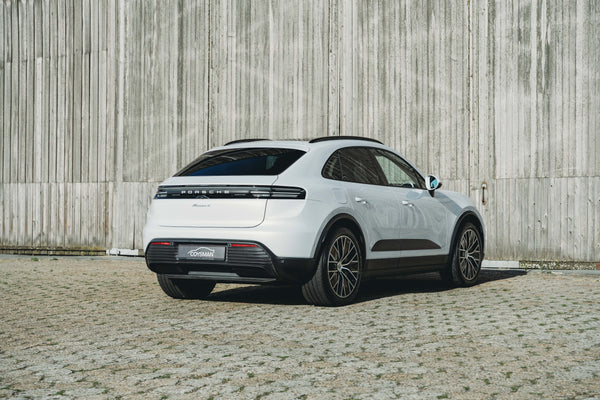 Porsche Macan 4 Electric 100kw/h Ice Grey