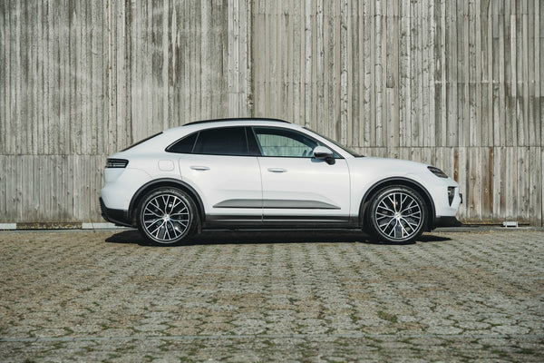 Porsche Macan 4 Electric 100kw/h Ice Grey