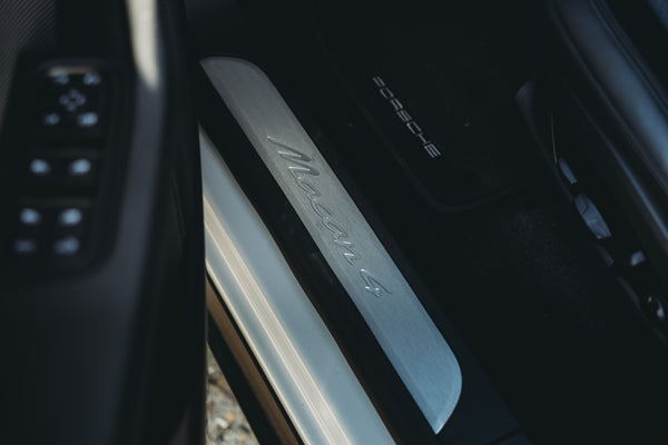 Porsche Macan 4 Electric 100kw/h Ice Grey