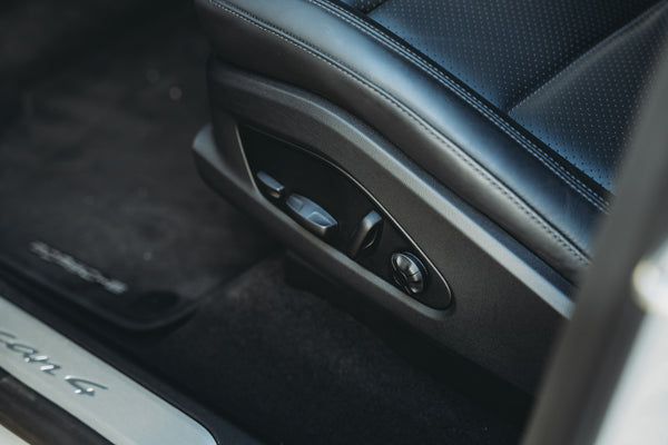 Porsche Macan 4 Electric 100kw/h Ice Grey
