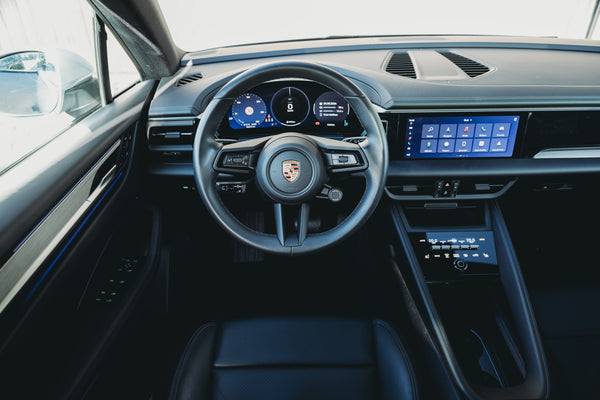Porsche Macan 4 Electric 100kw/h Ice Grey